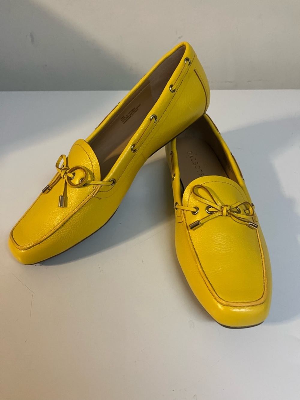 Talbots Becca Yellow Pebble Leather Bow-Trim Loafers - Women Size 10. Classic